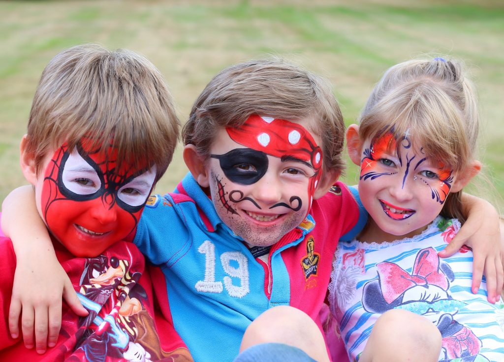 Learn to face paint image (2) Face Painting Courses